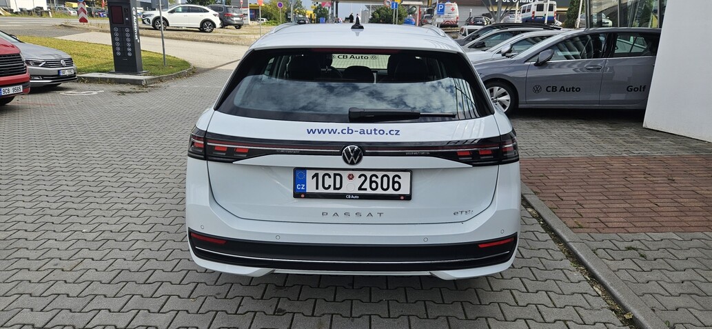 Volkswagen Passat, Business