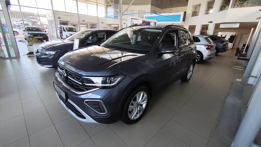 Volkswagen T-Cross, People