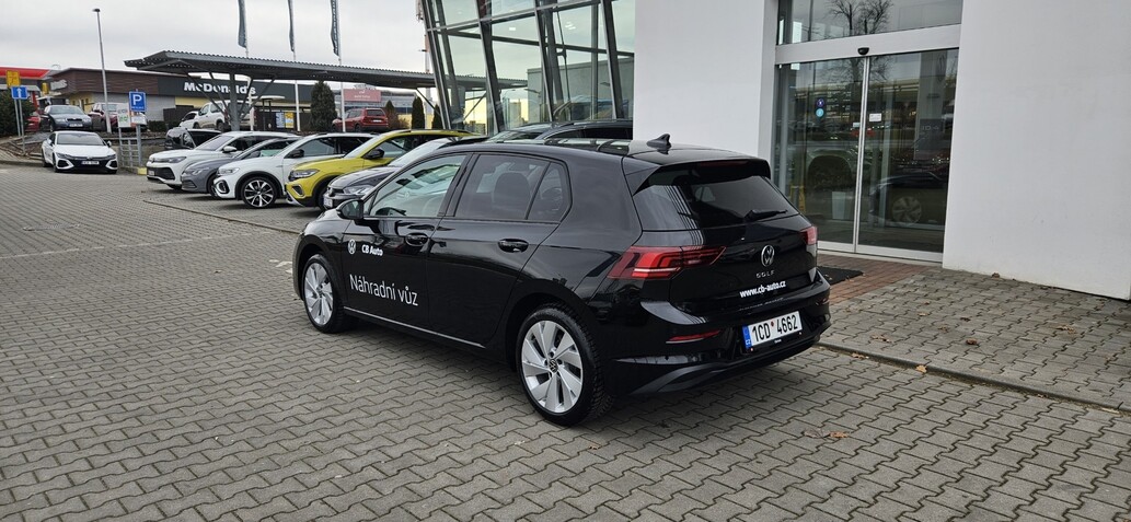 Volkswagen Golf, People