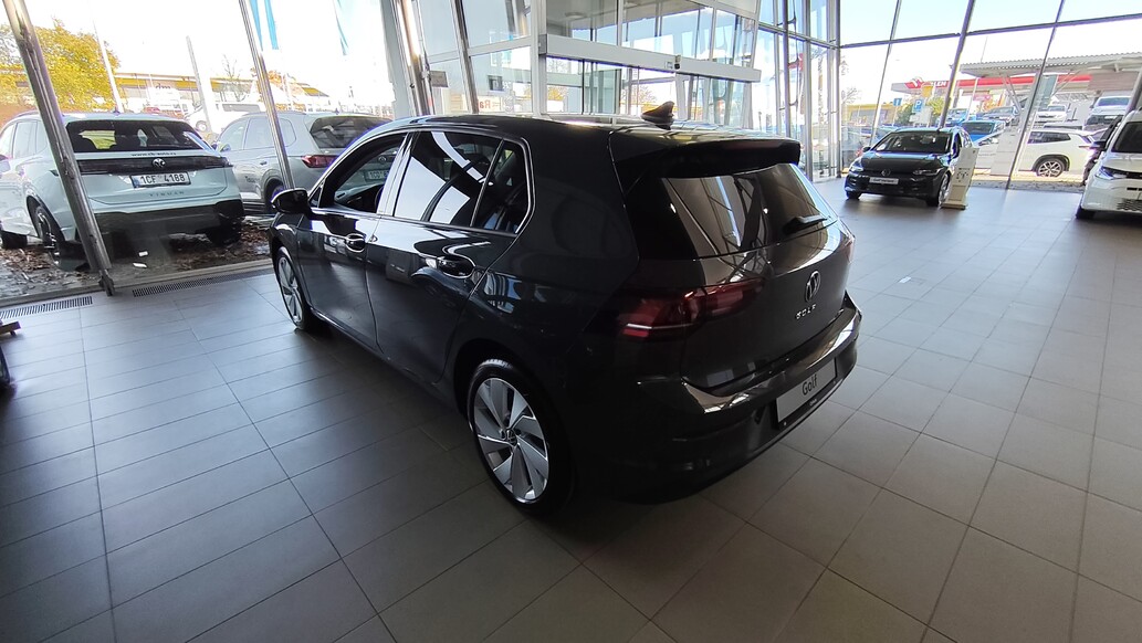 Volkswagen Golf, People