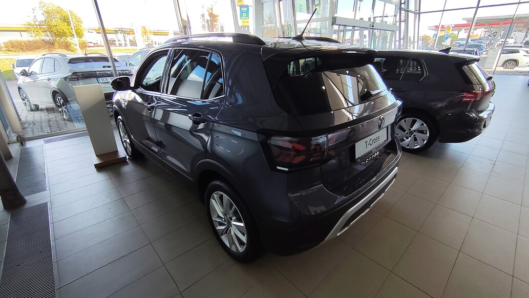 Volkswagen T-Cross, People