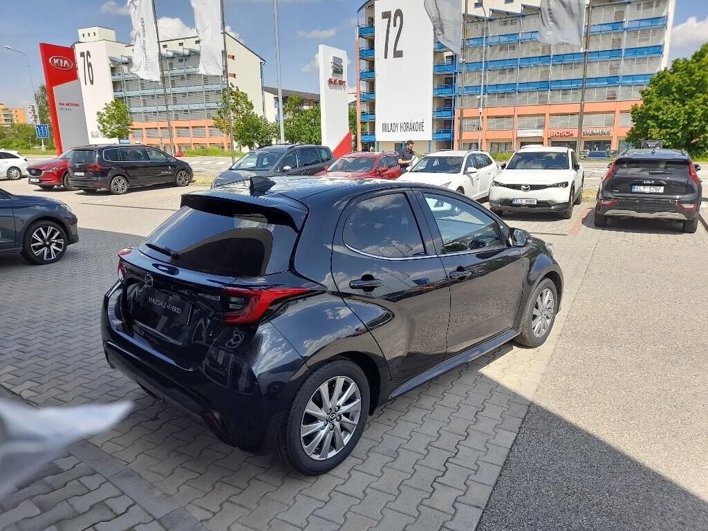 Mazda 2, SELECT