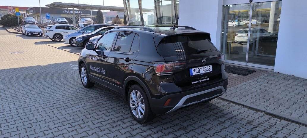 Volkswagen T-Cross, People