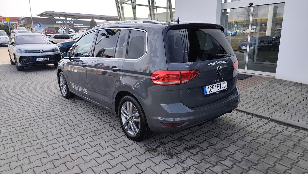 Volkswagen Touran, People