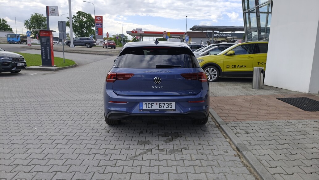 Volkswagen Golf, People