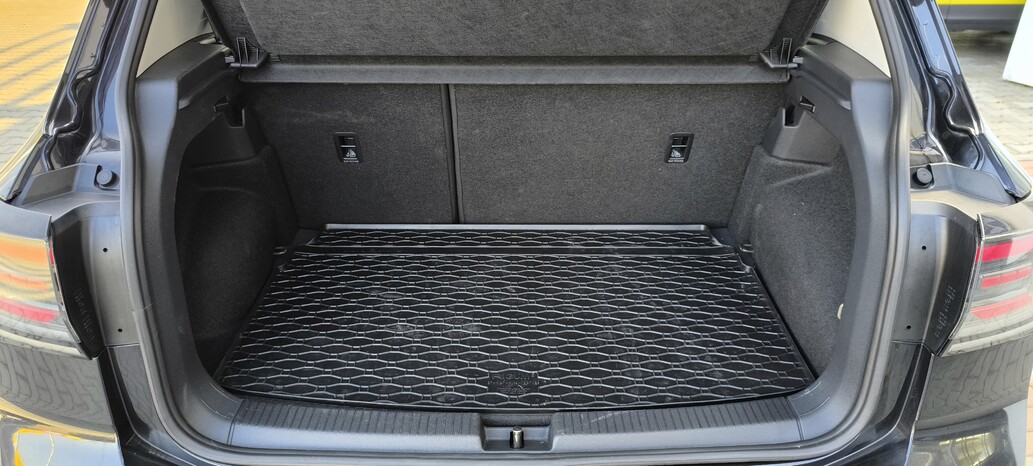 Volkswagen T-Cross, People