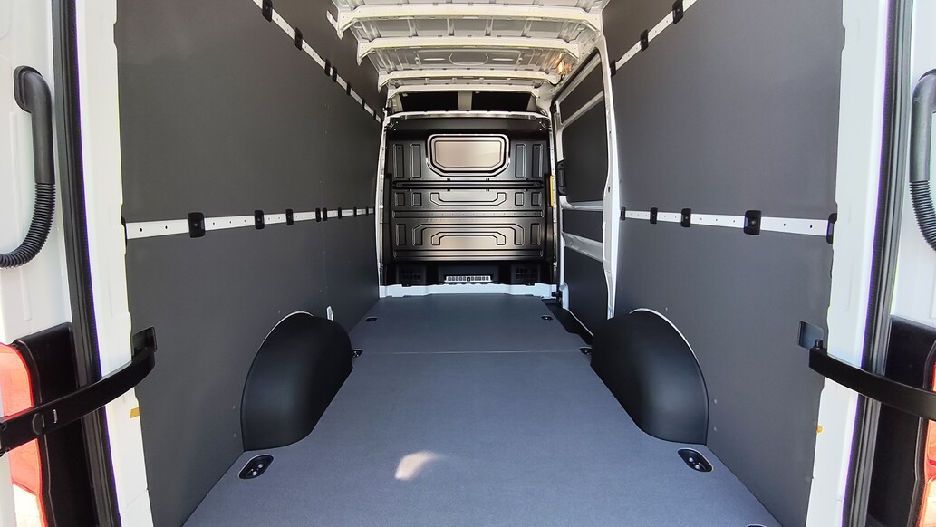 Volkswagen užitkové Crafter, skříň 35 SR