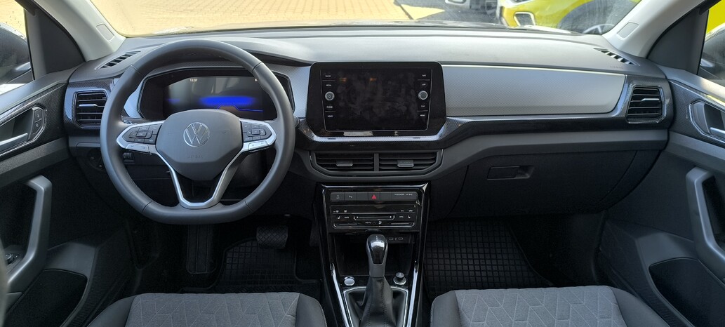 Volkswagen T-Cross, People