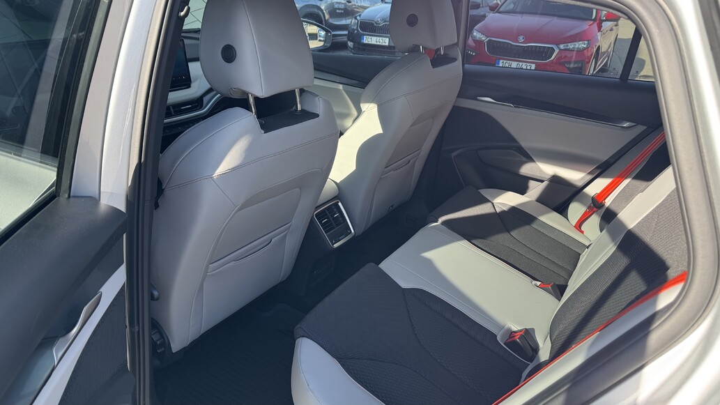 &Scaron;koda Elroq, Premium Lodge 50