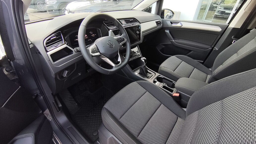 Volkswagen Touran, People