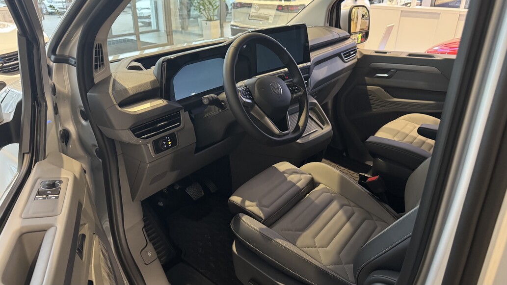 Volkswagen užitkov&eacute; Caravelle, Style KR