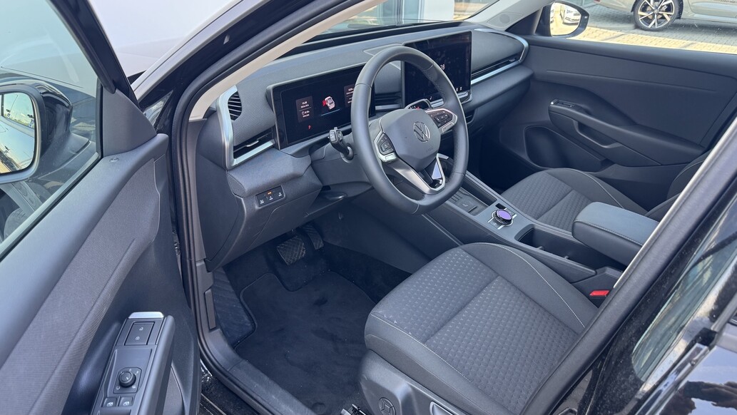 Volkswagen T-Roc, Life