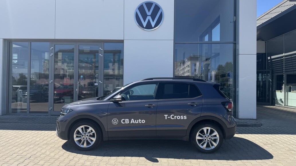 Volkswagen T-Cross, People
