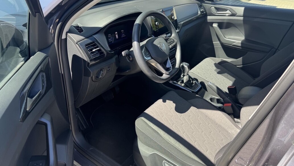 Volkswagen T-Cross, People
