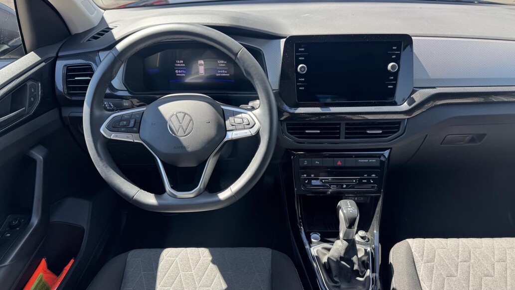 Volkswagen T-Cross, People