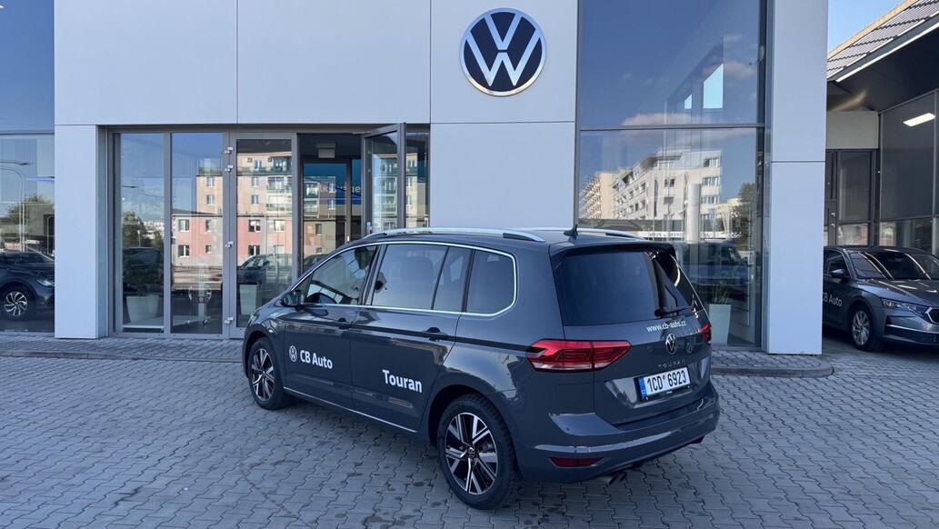 Volkswagen Touran, People