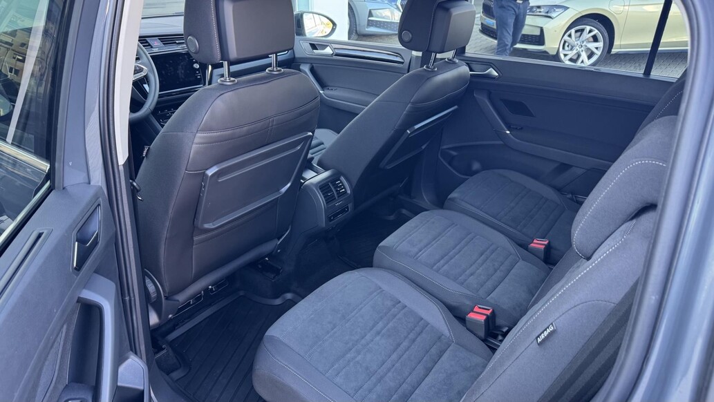 Volkswagen Touran, People