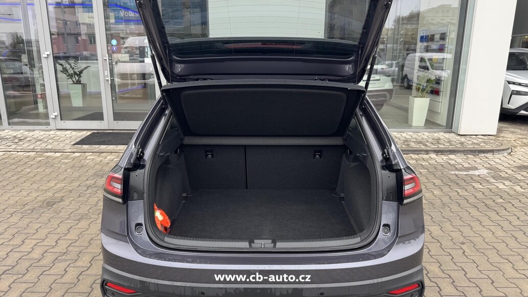 Volkswagen Taigo, People