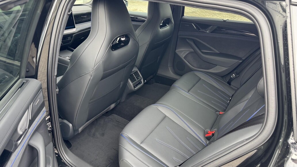 Volkswagen Passat, R-Line People