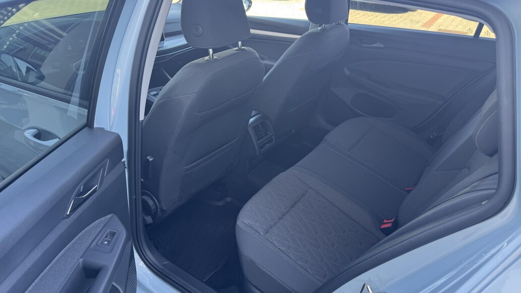 Volkswagen Golf Variant, People