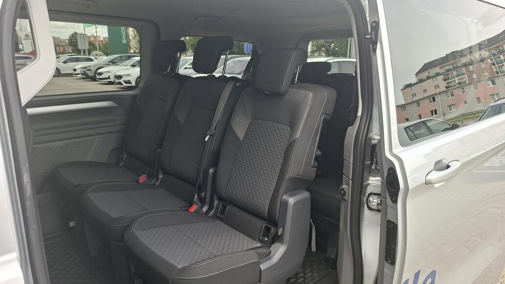 Volkswagen užitkové Caravelle, e-Caravelle Life