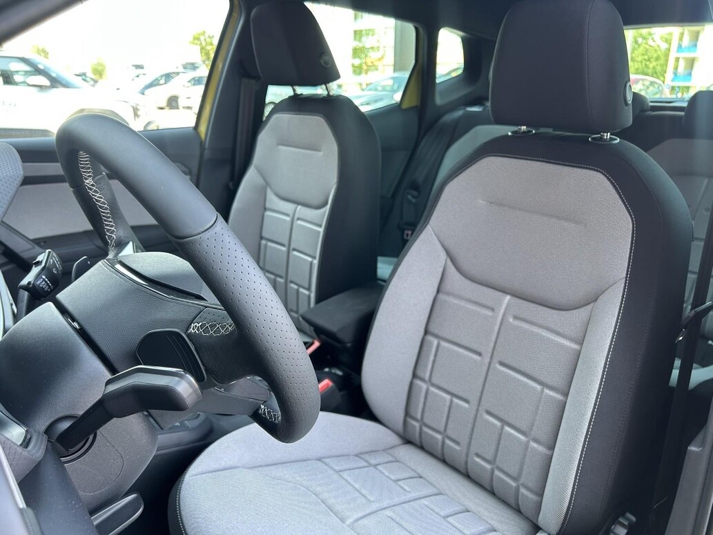SEAT Arona, FR
