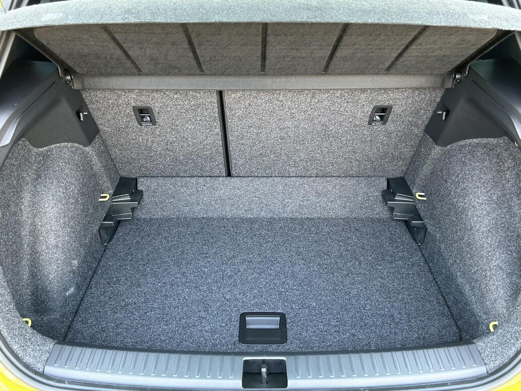 SEAT Arona, FR