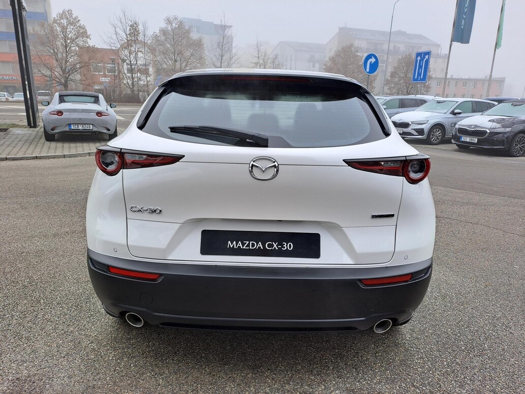 Mazda CX-30, Center-Line