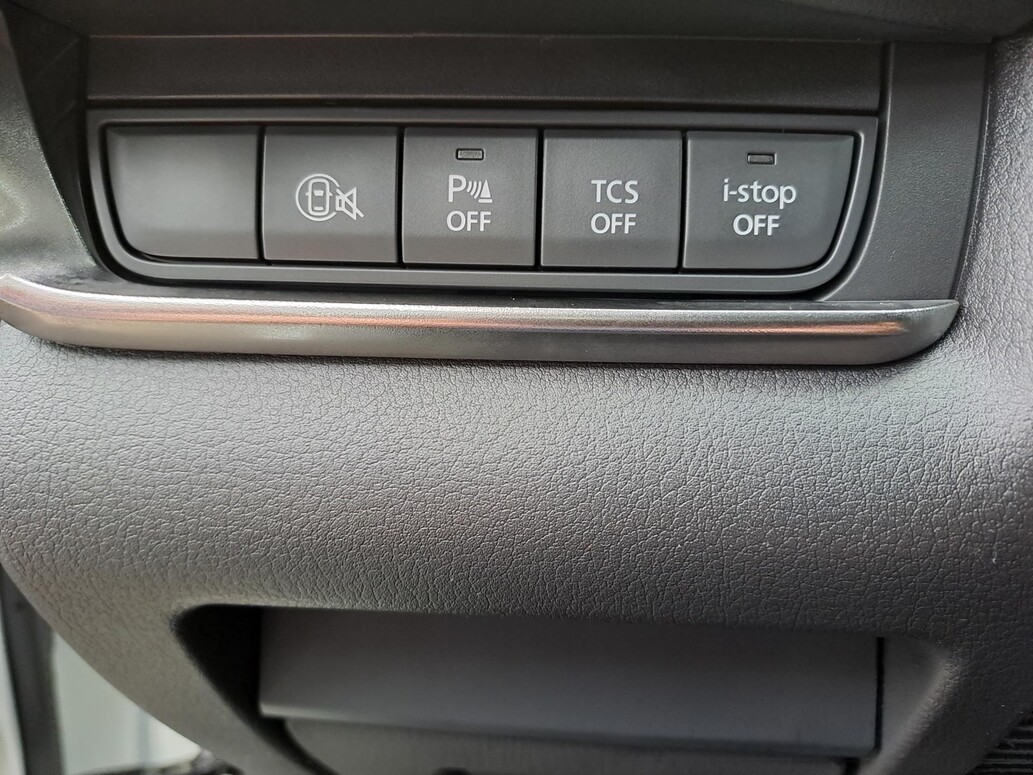 Mazda CX-30, Center-Line