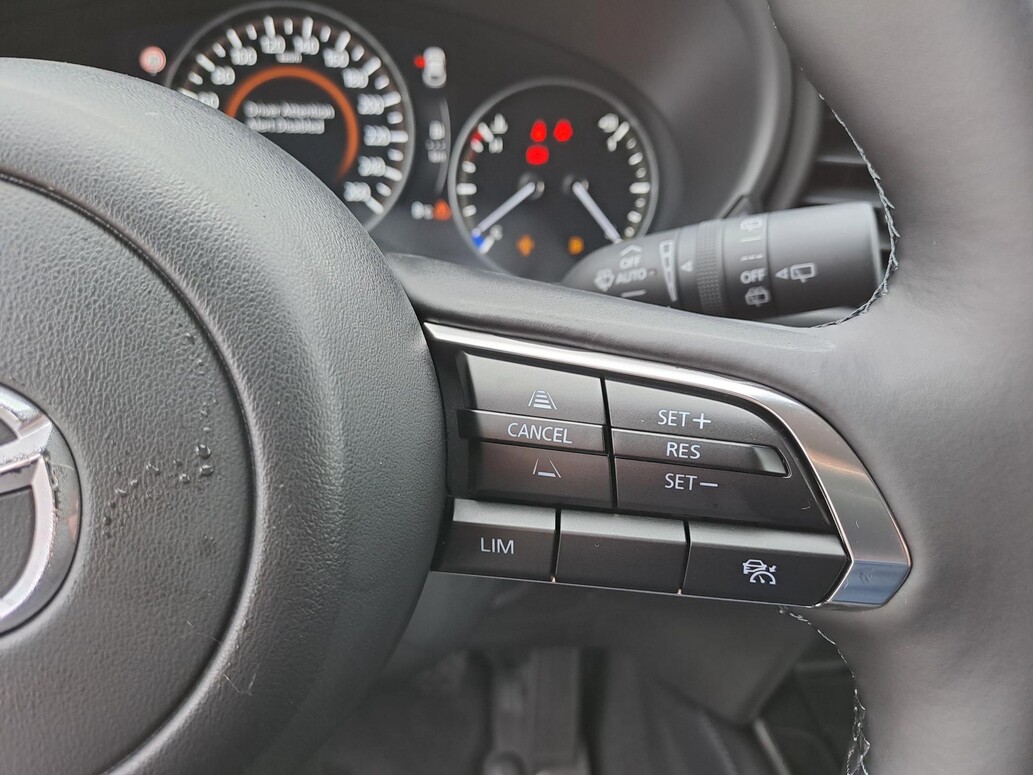 Mazda CX-30, Center-Line