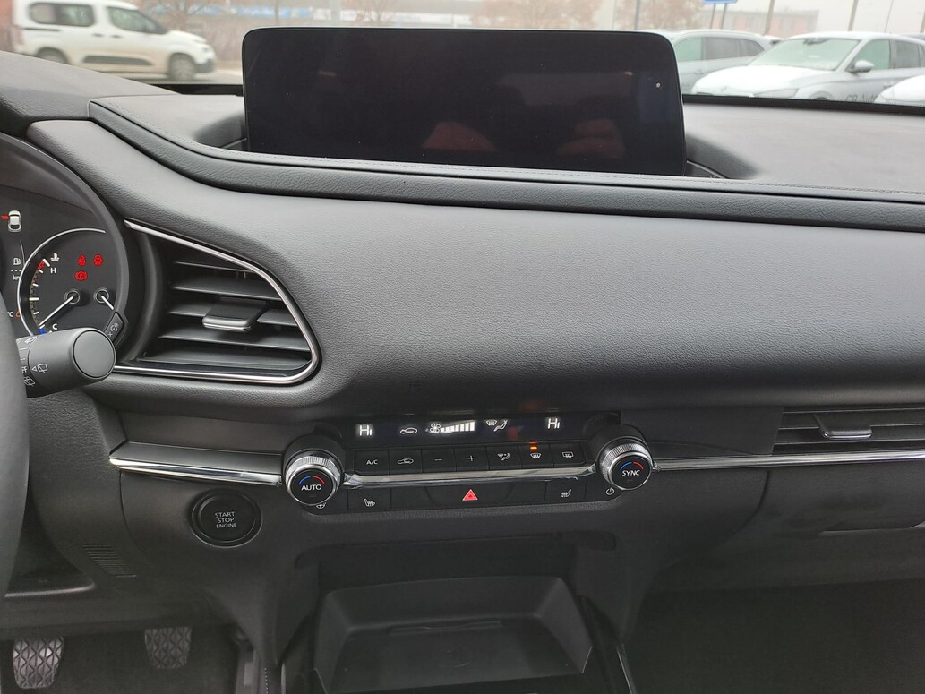 Mazda CX-30, Center-Line