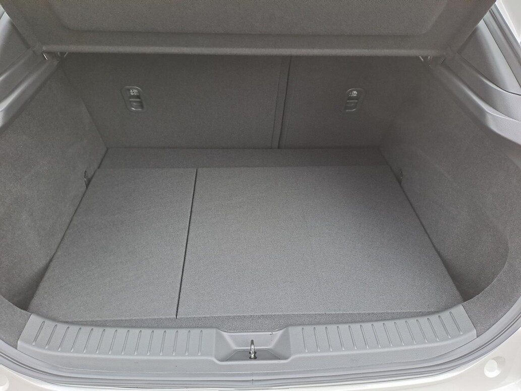 Mazda CX-30, Center-Line