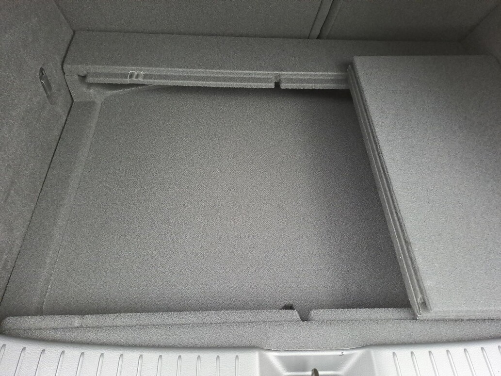 Mazda CX-30, Center-Line