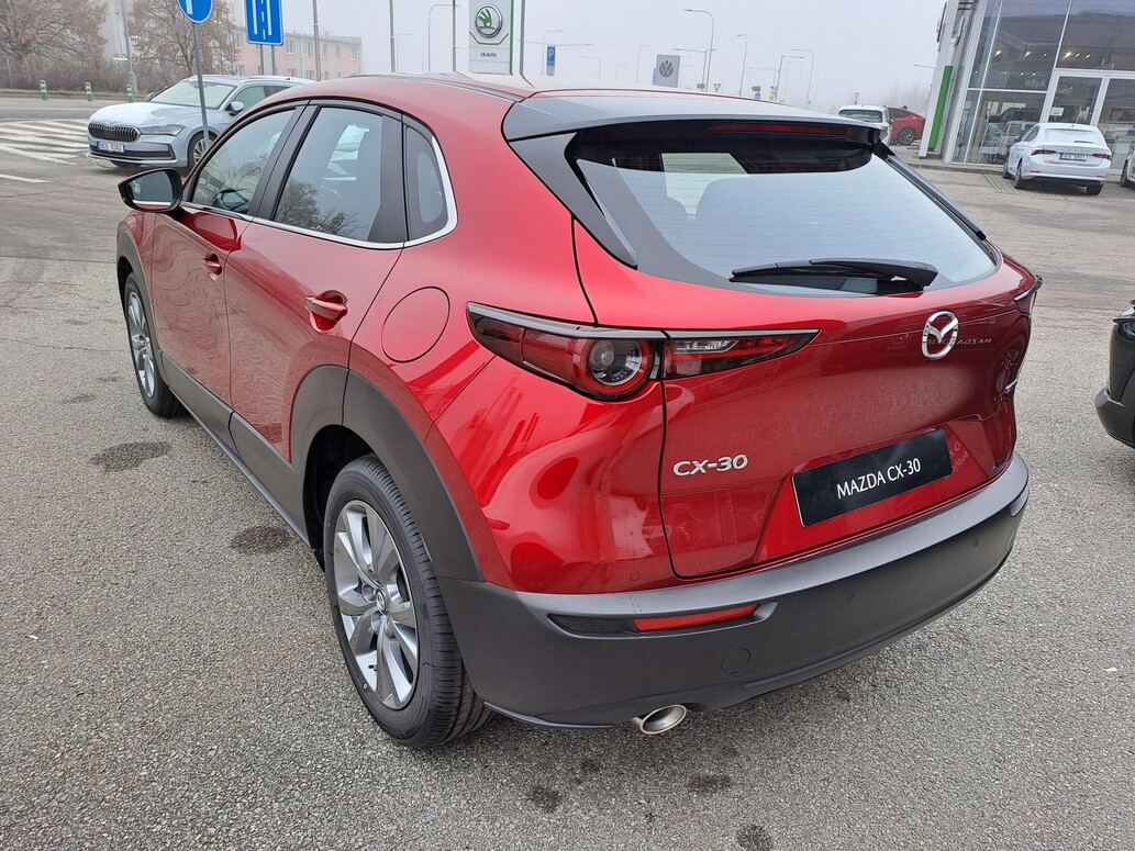 Mazda CX-30, Center - Line