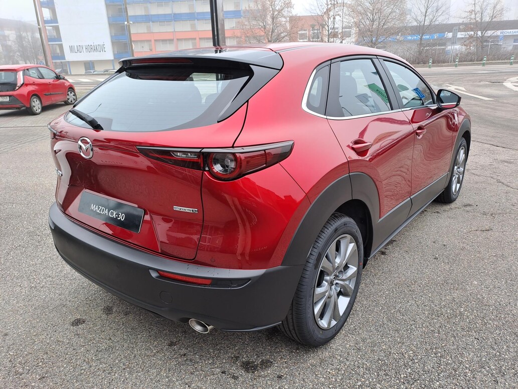 Mazda CX-30, Center - Line