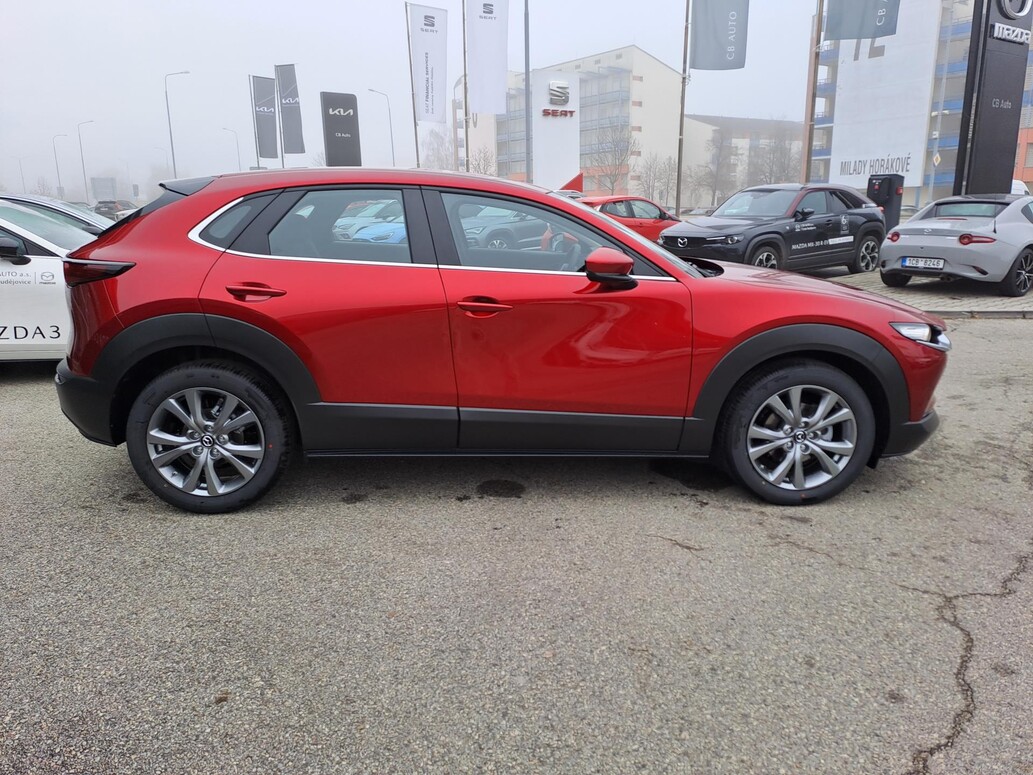 Mazda CX-30, Center - Line