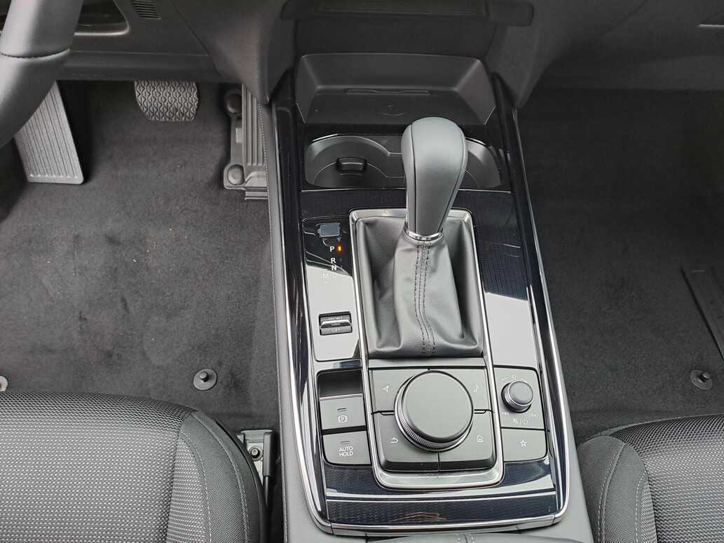 Mazda CX-30, Center - Line