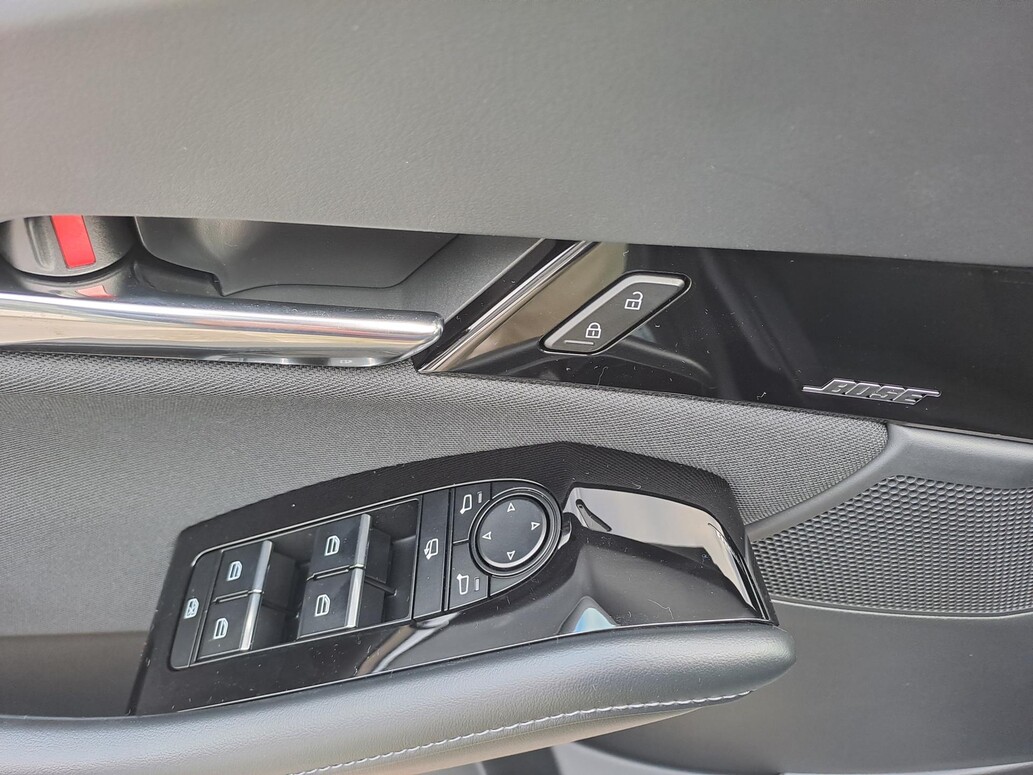 Mazda CX-30, Exclusive-line