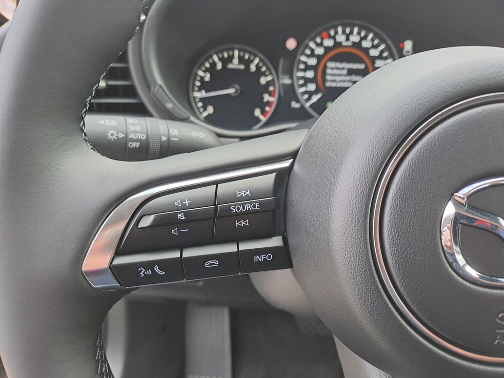 Mazda CX-30, Exclusive-line