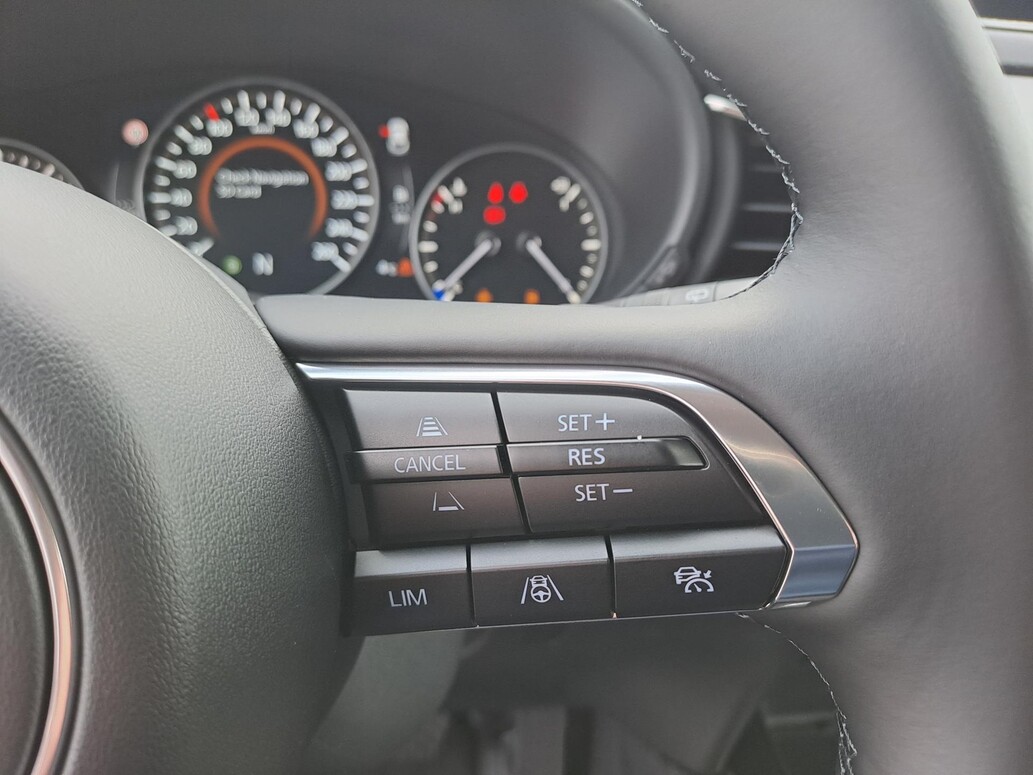 Mazda CX-30, Exclusive-line