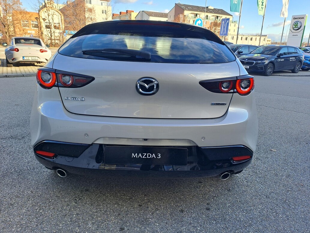 Mazda 3, Centre-line