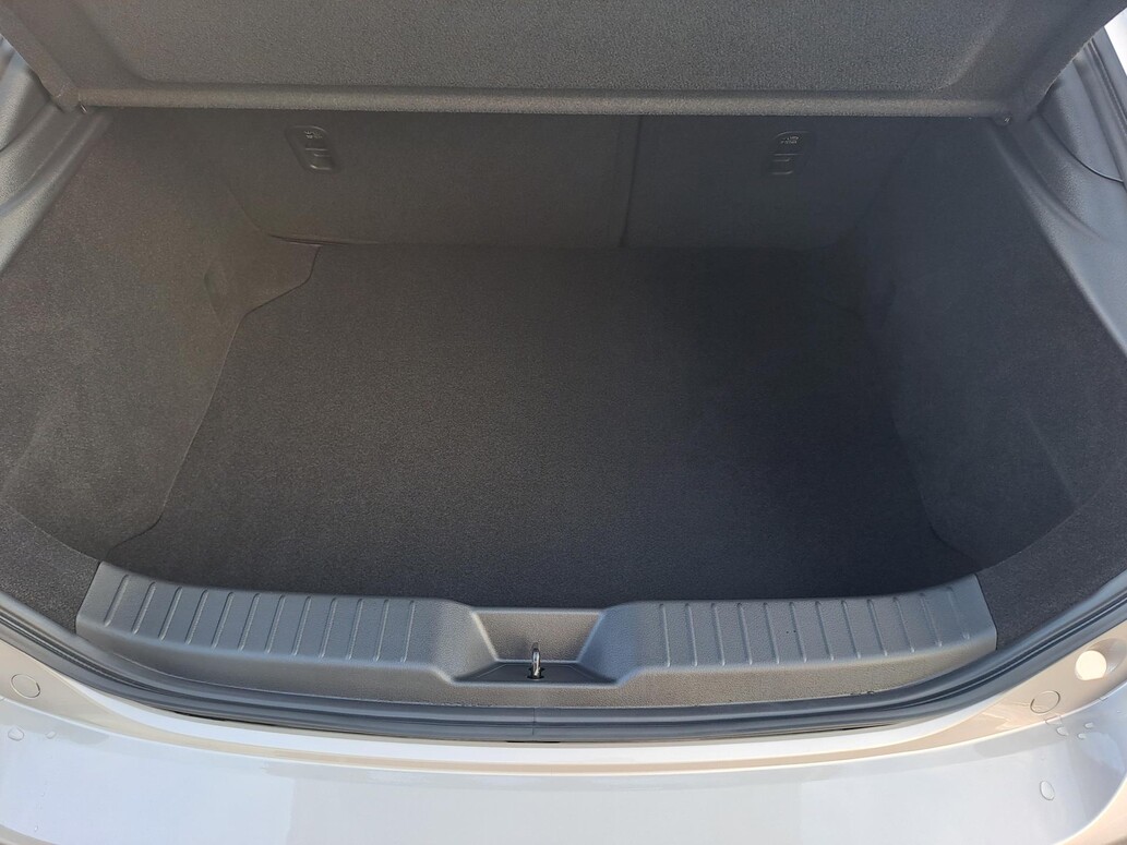 Mazda 3, Centre-line