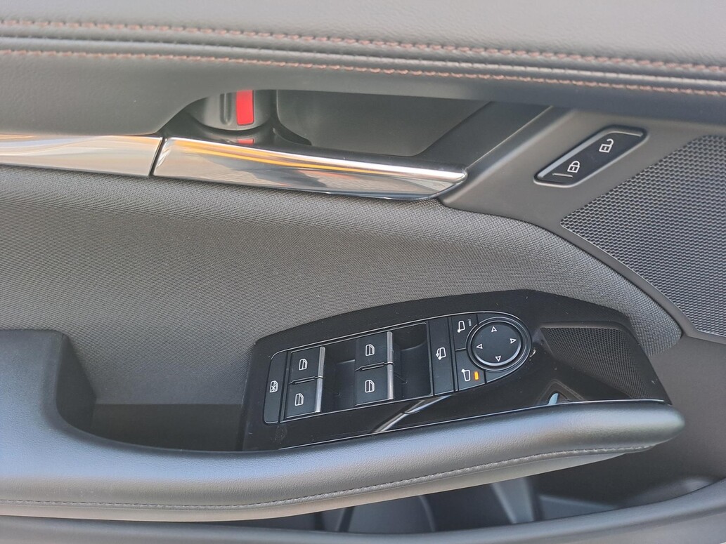 Mazda 3, Centre-line