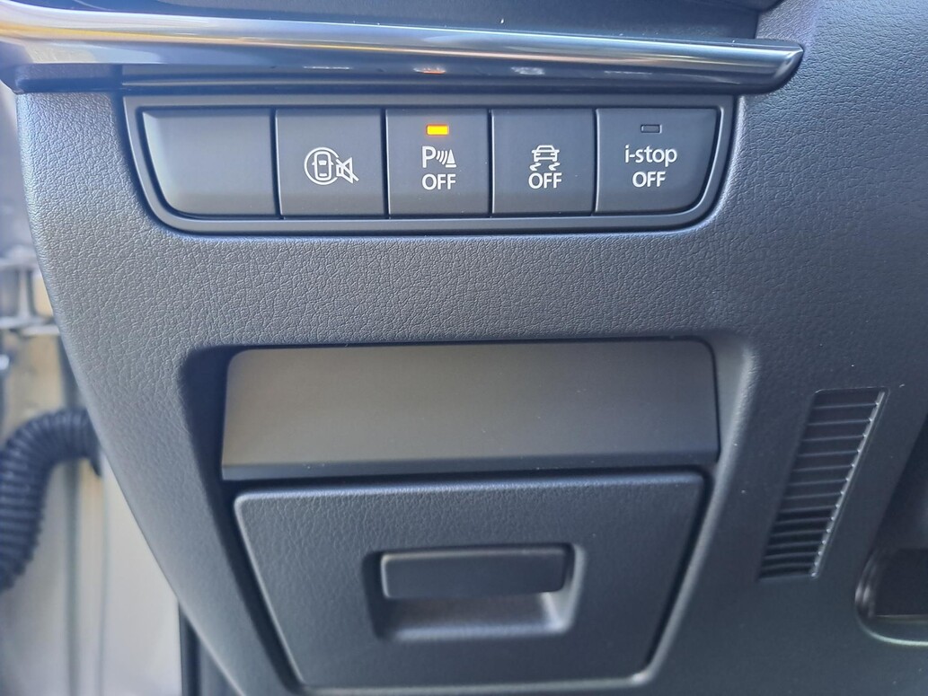 Mazda 3, Centre-line