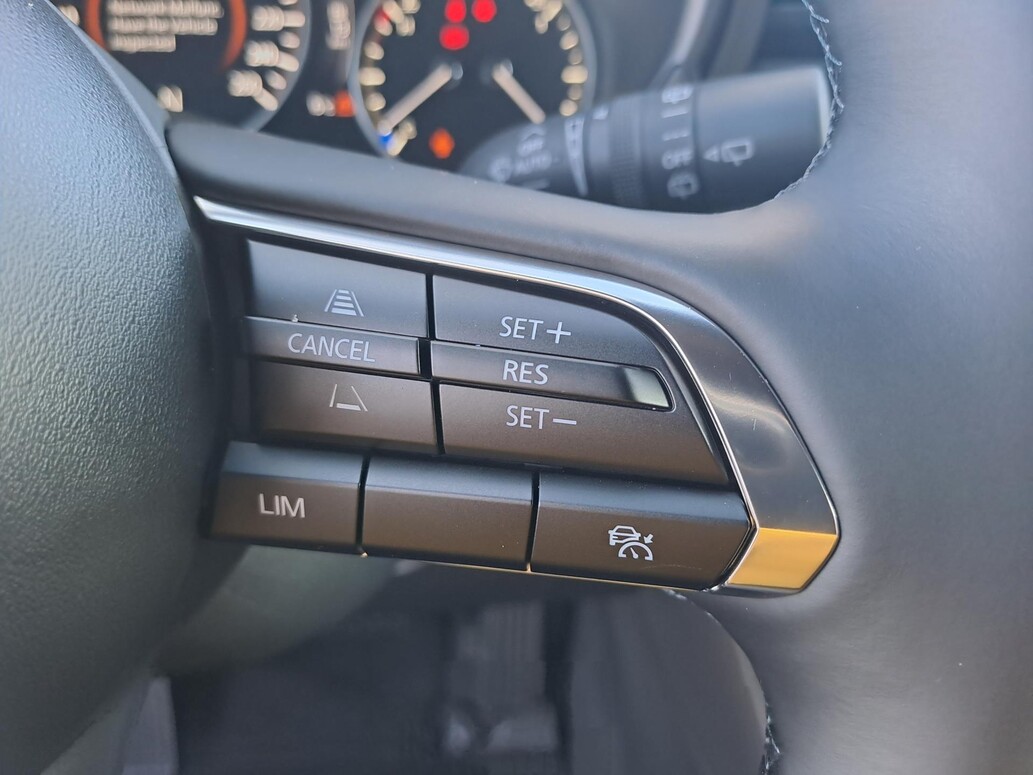 Mazda 3, Centre-line