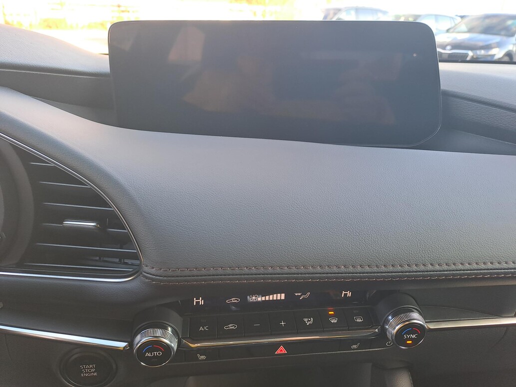 Mazda 3, Centre-line