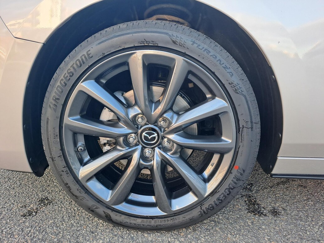 Mazda 3, Centre-line