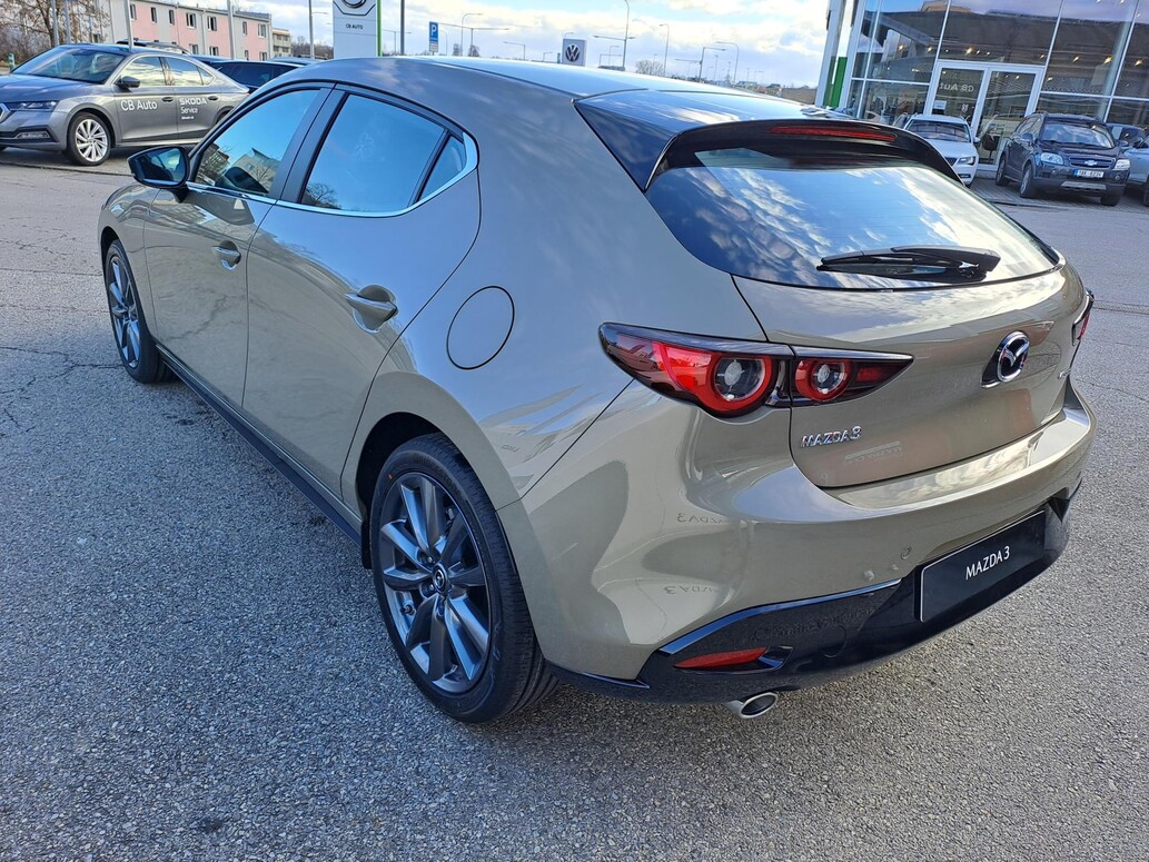 Mazda 3, Centre Line