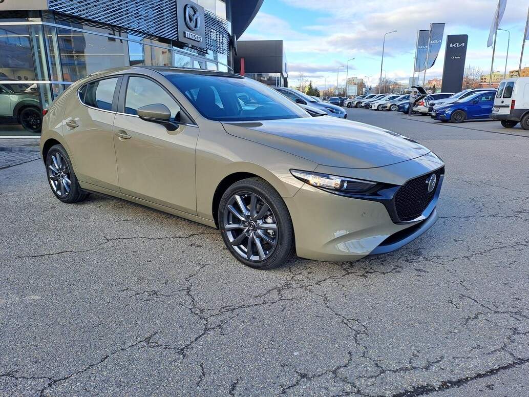 Mazda 3, Centre Line