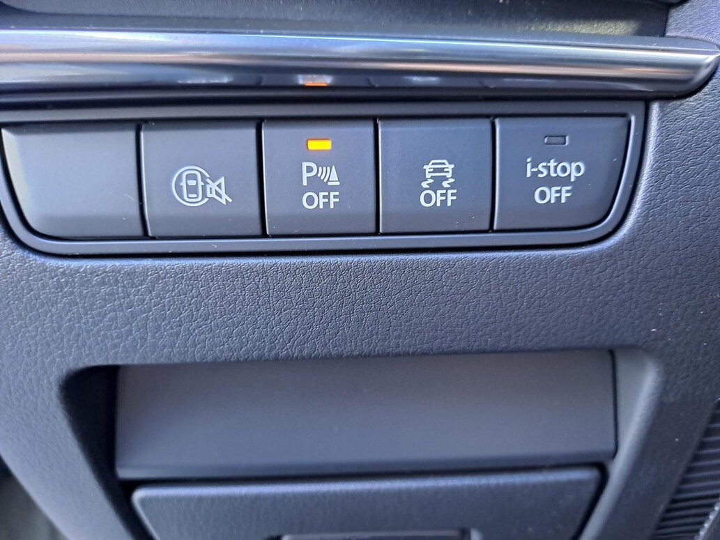 Mazda 3, Centre Line